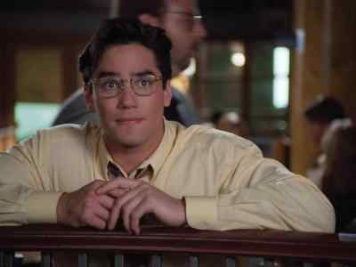 - You have to press the button.
- What? - Lois & Clark: The New Adventures of Superman