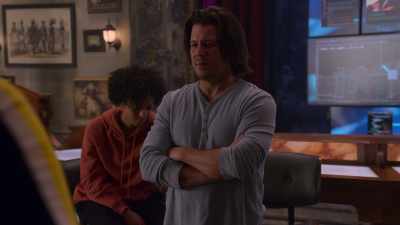 You-- you have to walk away when you-- - Leverage: Redemption