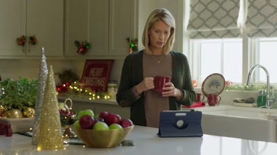 - You haven't told him yet?
- I panicked. - My Southern Family Christmas