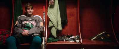 - You hide in here.
- I gotta get back out there. - Sid Is Dead