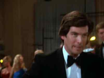 - You...
- I didn't know he was going to do that, my sincere apologies. - Remington Steele