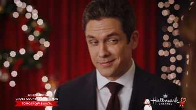 -You were incredible!
-Ah. - A Christmas Carousel