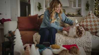 You just needed
the right song, didn't you? - Unwrapping Christmas: Olivia's Reunion