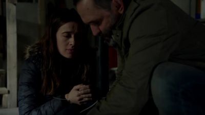 - You just wait here. - Chicago P.D.