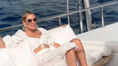 - You just wake up, Daisy?
- I did. - Below Deck Sailing Yacht