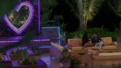 >> YOU KEEP ON STEALING THE
FREAKIN' COVERS FROM THE BED. - Love Island