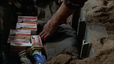 You kept the guns here. - Lost