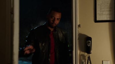 - You kidding me?
Why, you brain-damaged? - DC's Legends of Tomorrow