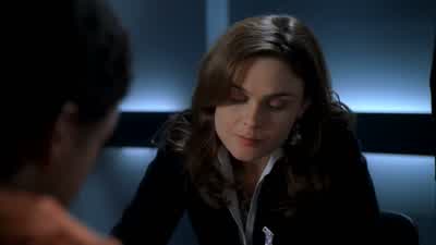 You killed people. - Bones