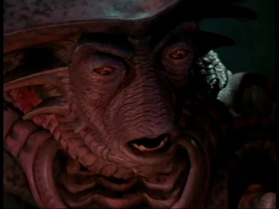 You killed this ship's
first Pilot! - Farscape