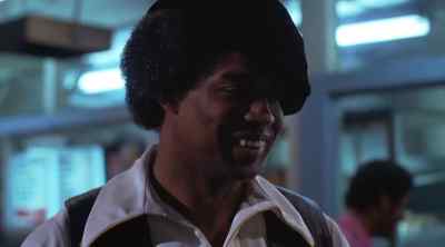 You kiss like an uncle. - Hit Man