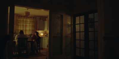 You know that Cat,
the one who's a journalist now? - The Light in the Hall