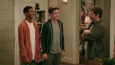 You know, cruise on
the bus after school, - I Am Frankie