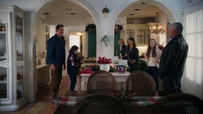 You know, my dad had a
sweet tooth like Davey, - Mystery on Mistletoe Lane