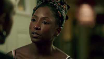 You know, Dee's taking up
a collection for Too Sweet. - Queen Sugar