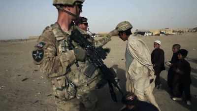 You know, dudes would
pass out candy to kids - Leavenworth