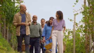 You know, my family has
been tending this vineyard - A Very Venice Romance