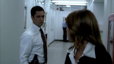 You know, if he goes back
to finish Ross now.. - Cold Case