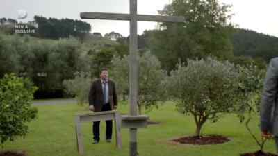 You know her? - The Brokenwood Mysteries