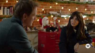 You know how it is nowadays.
Everything's so flashy, - Christmas CEO