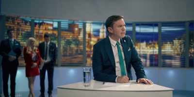 You know how to unclog a sink with
vinegar and bicarbonate? He doesn't know. - Candidatul perfect