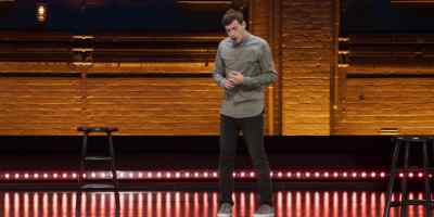 You know, I had a conversation
with someone - Alex Edelman: Just for Us