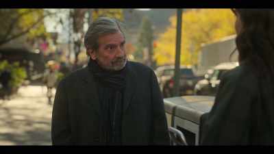 - You know I was a crackhead, right?
- Yeah. - The Girls on the Bus