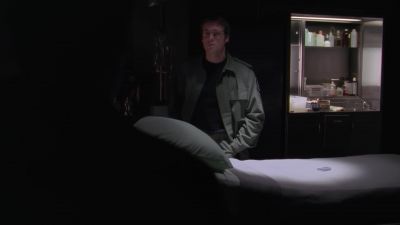 You know, I died in this room. - Stargate SG-1