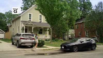 You know, I feel like
I'm seeing this place - Feeling Butterflies