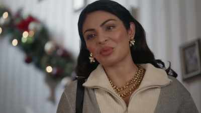 You know, I haven't properly
introduced myself. - Christmas Time Is Here