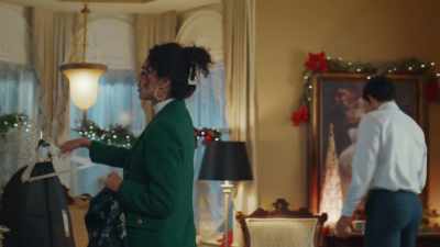 You know, I know you think
that I'm just trying - Well Suited For Christmas