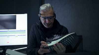 You know, I make funny faces.
So, en garde. - The World According to Jeff Goldblum