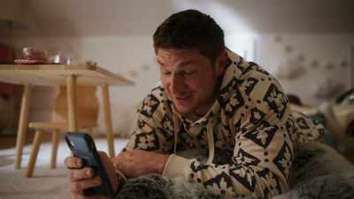 You know, I still can't
believe you even called me. - Christmas in the Spotlight
