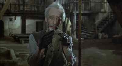 You know, I think I know now
what this contains. - Man of La Mancha
