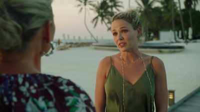 You know, I would love
a date for dinner. - Love in the Maldives