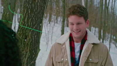 You know, I'm surprised
your boyfriend - Sappy Holiday
