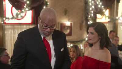 You know, I've been
all over the world - Christmas at the Holly Hotel