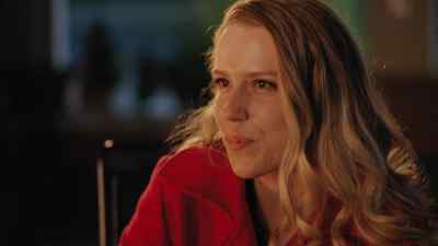You know, Jodie, you're really beautiful. - Our Christmas House