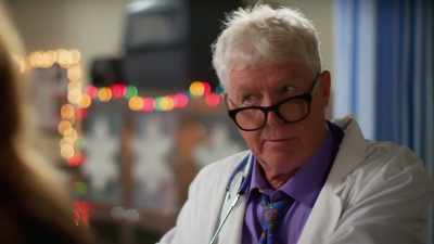 You know, karaoke, ice cream. - The Christmas High Note