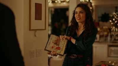 You know, nobody knows it,
so it's new, - Six Degrees of Santa