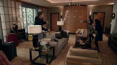 You know? People forget passports.
People forget-- - Home Sweet Home Alone