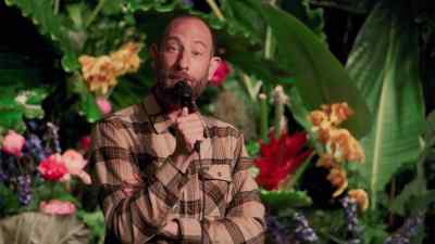 You know people like that?
He's the first person - Ari Shaffir: America's Sweetheart