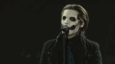 You know, we roll him
out for the good nights. - Ghost: Rite Here Rite Now