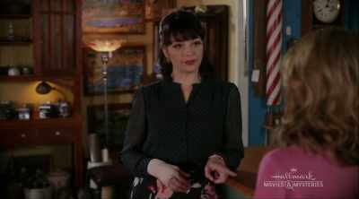 YOU KNOW, - Garage Sale Mysteries: Picture a Murder