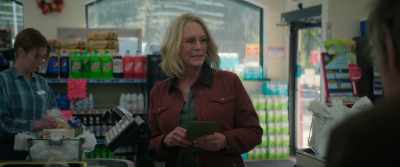 You know, she's been
talking to this guy. - Halloween Ends