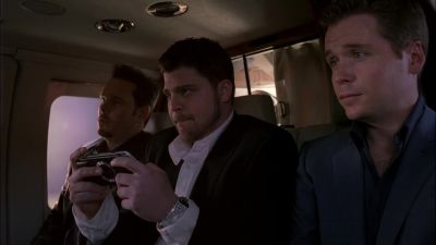 You know, sitting here
in this expensive suit, - Entourage