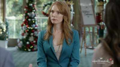 You know your way
around a sentence, - The Mistletoe Inn