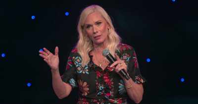 You know,
we're right next to the Smoky Mountains, - Leanne Morgan: I'm Every Woman