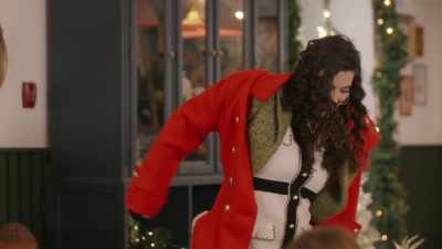 -You know what I mean.
-That reminds me actually, - The Secret Gift of Christmas