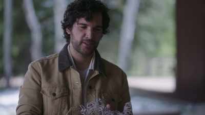 - You know what?
I think I remember you from it. - Dashing in December